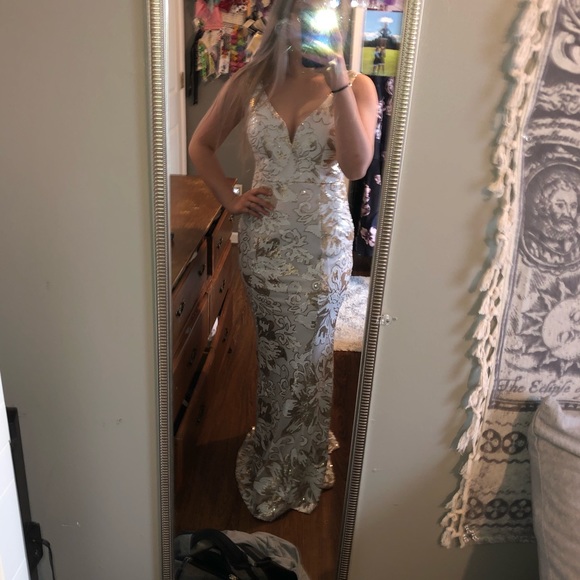 Prom dress - Picture 1 of 5